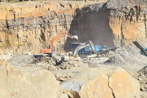 Excavators working with aggregates