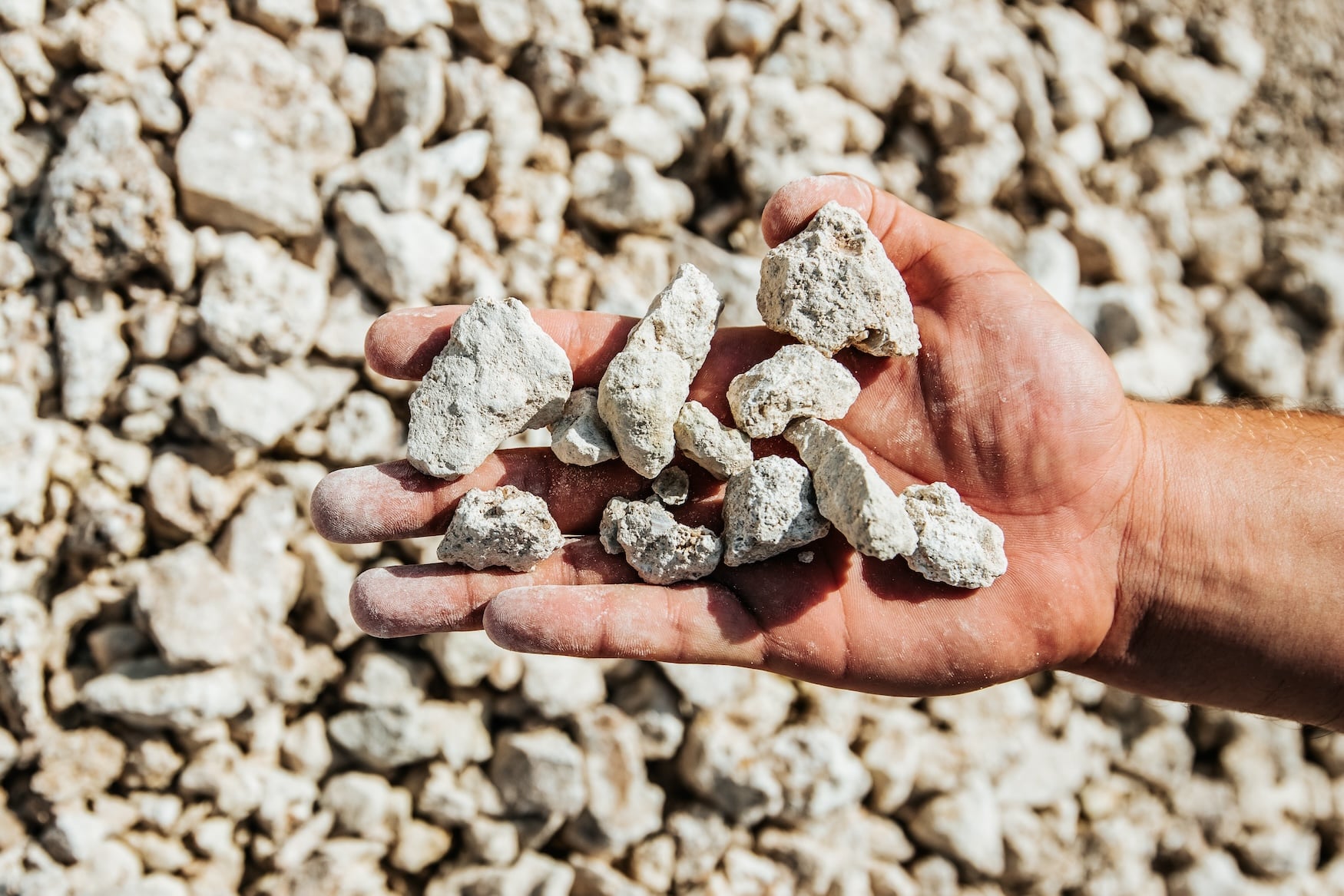 What are the Different Types of Aggregates and Their Uses? | Armstrongs ...